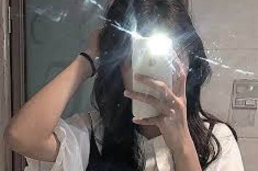 谢娜成都演唱会想看人数超35万艺人跨界为何引争议